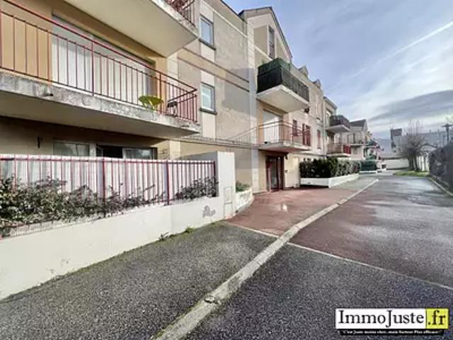Garage vente à Versailles, Trappes
