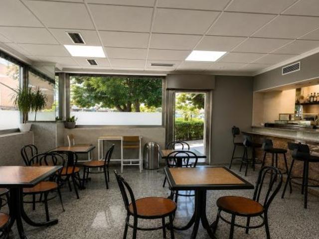 Local Comercial en alquiler en Zarzaquemada, Leganés