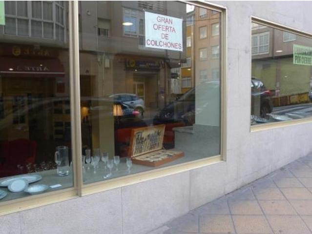 Local Comercial en venta en As Lagoas, Ourense