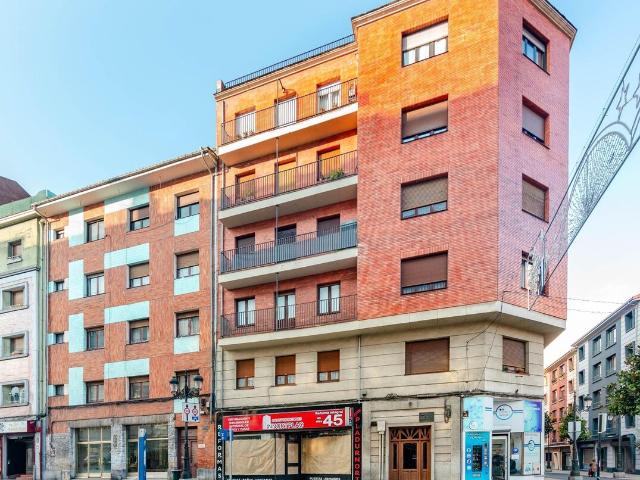 Nave en venta en Oviedo, Asturias