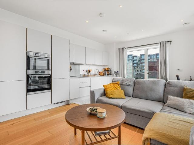 House for rent in East Greenwich, Greater London