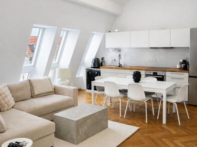 Dachgeschosswohnung mieten in Steglitz, Berlin