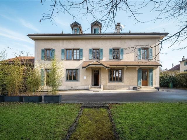 Zweifamilienhaus kaufen in Jussy