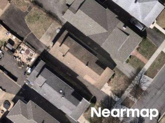 House for sale in Lyndhurst, New Jersey