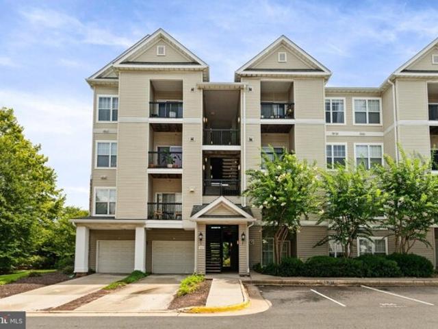 Condo for sale in Centreville