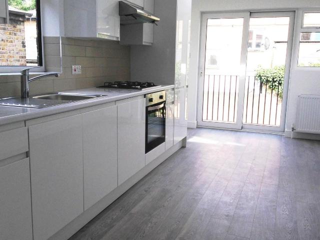 Apartment for rent in North Kensington, Greater London