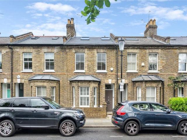 House for rent in North Kensington, Greater London