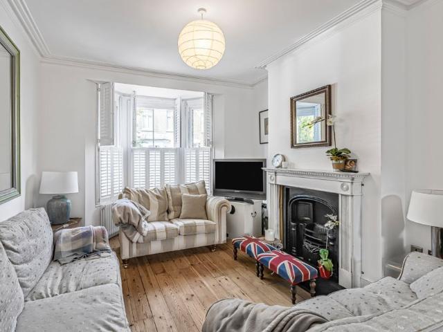 House for rent in North Kensington, Greater London