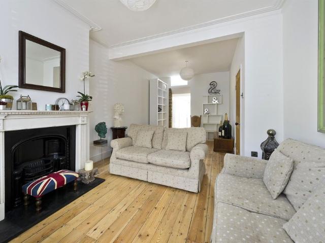 House for rent in North Kensington, Greater London