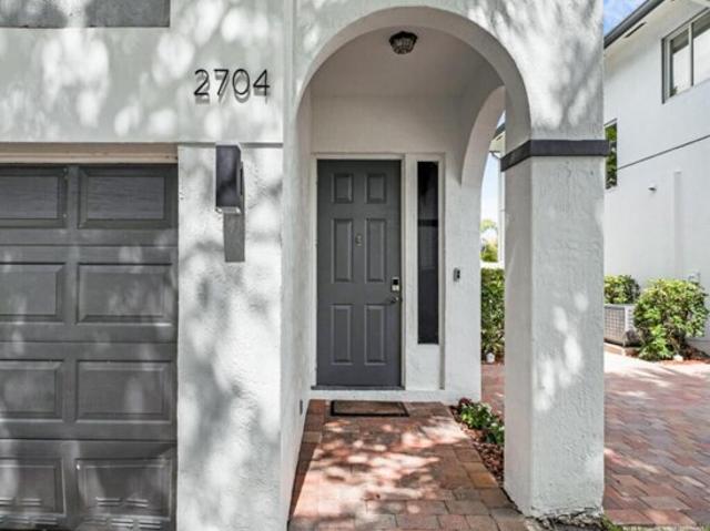House for sale in Dania