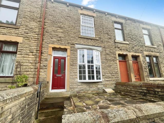 House for rent in Whitfield, Charlesworth