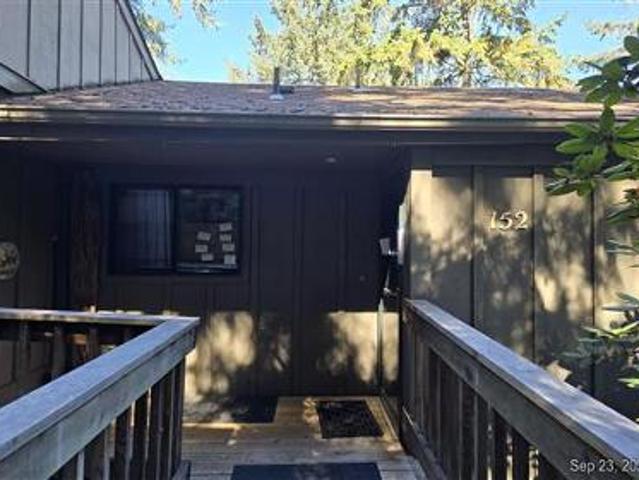 Condo for sale in Oregonia