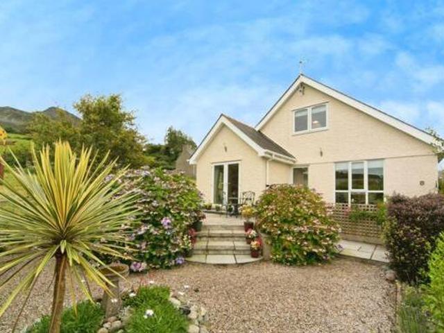 House for sale in Caernarfon, Wales
