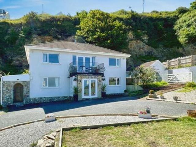 House for sale in Mount Ambrose, Cornwall