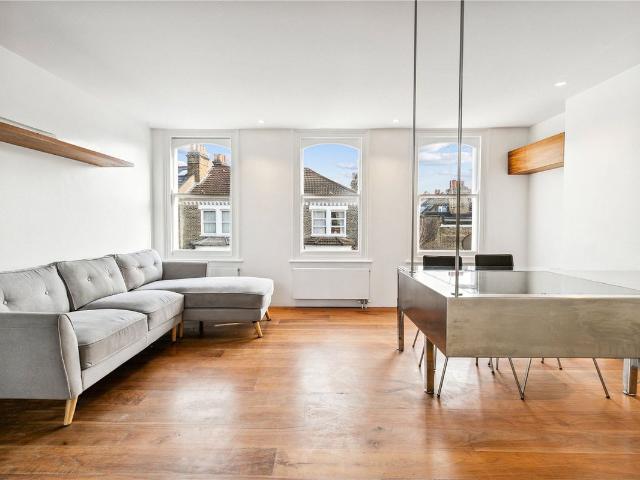 Apartment for rent in Stockwell, Greater London