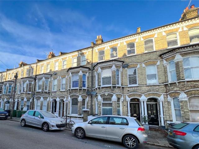 Apartment for rent in Stockwell Park, Greater London