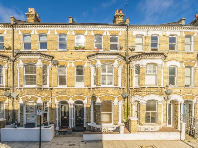 Apartment for rent in Stockwell Park, Greater London