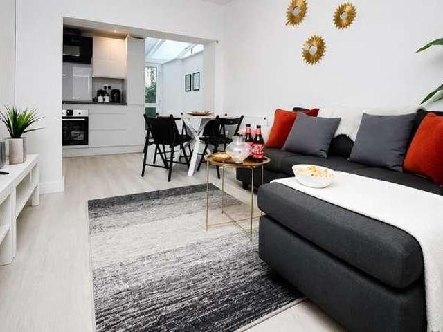 Apartment for rent in Plasnewydd, Falcon Lodge