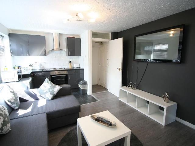 Apartment for rent in Falcon Lodge, Wales