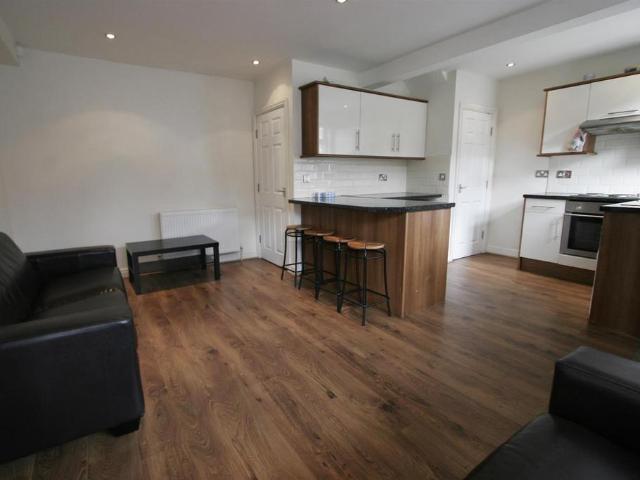 House for rent in Beckett Park, Headingley