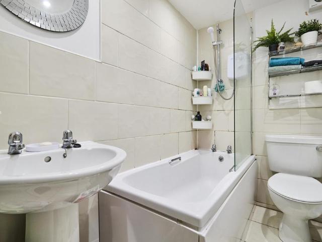 House for rent in Beckett Park, Headingley