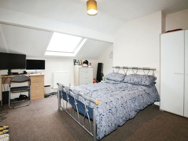 Room for rent in Beckett Park, Headingley