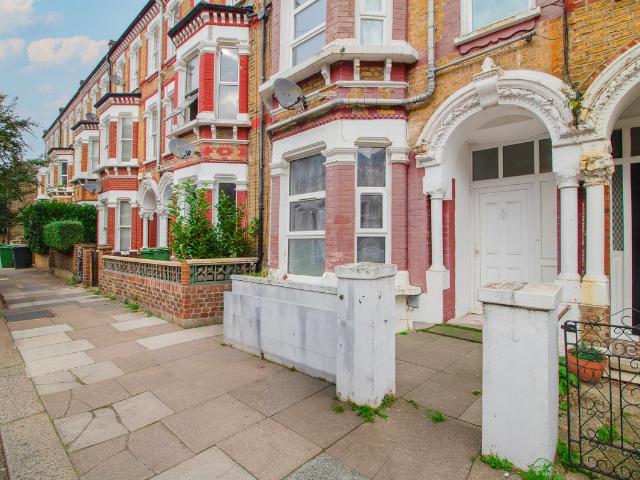 Apartment for rent in Clapham, Greater London