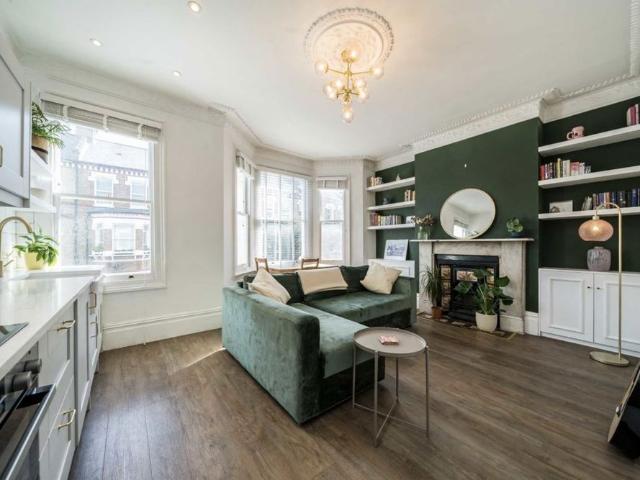 House for rent in Clapham, Greater London