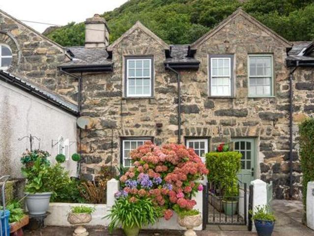 House for sale in Porthmadog, Wales