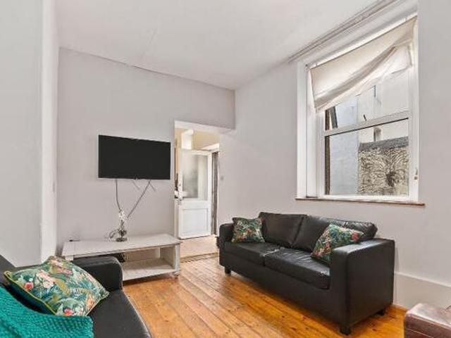 House for rent in Follaton, Strode