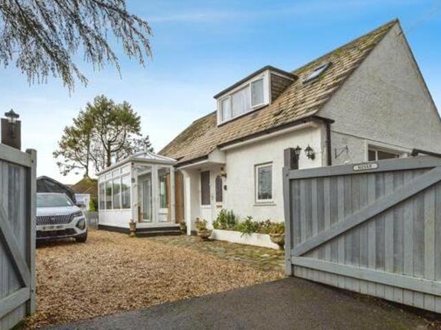 House for sale in Lamellion, Cornwall