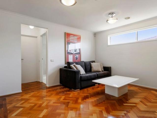 Townhouse for rent in Bentleigh East, Melbourne
