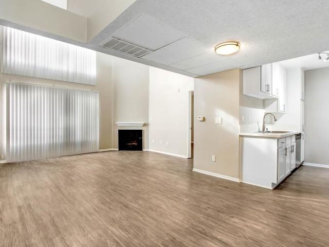Apartment for rent in Canoga Park, California