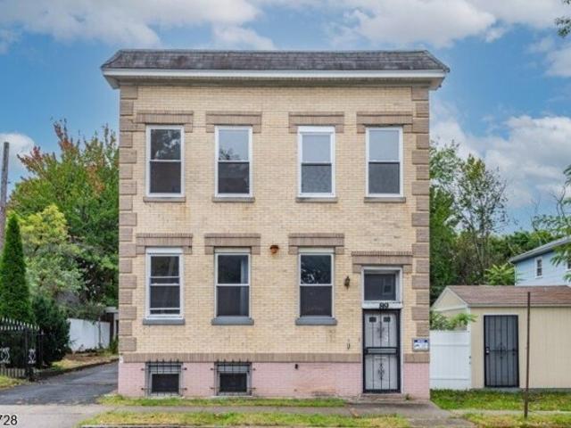 House for sale in East Orange, Essex County
