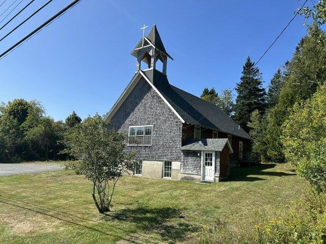 House for sale in Maine