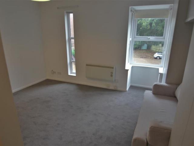 Studio for rent in Woking, Surrey