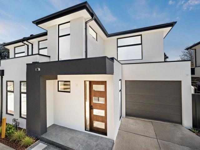 Townhouse for sale in Wantirna South, Melbourne
