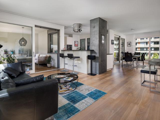 Wohnung kaufen in Einigen, Zürich