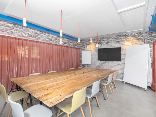 Büro mieten in Einigen, Zürich