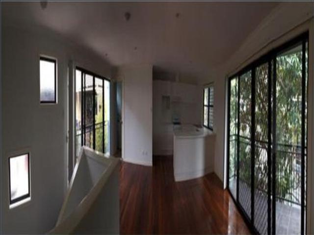 Townhouse for rent in Toombul, Queensland