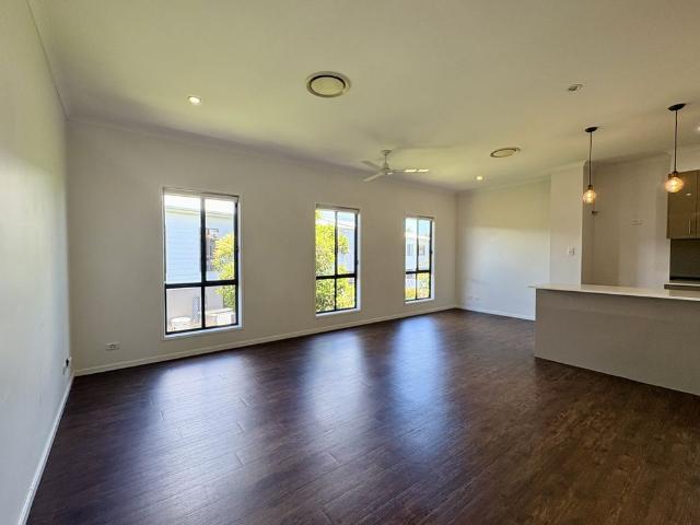 Townhouse for rent in Fernbrook, Queensland