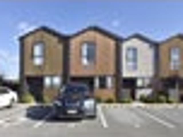 Townhouse for sale in Saint Albans, Canterbury