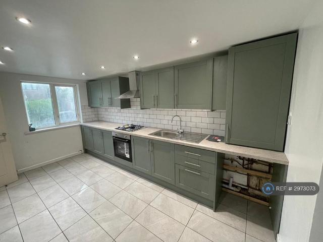 House for rent in Calderstones