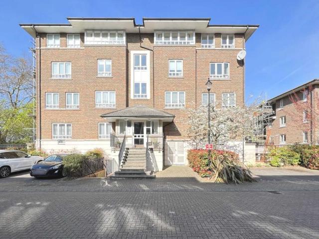 Apartment for rent in Norbiton, Greater London