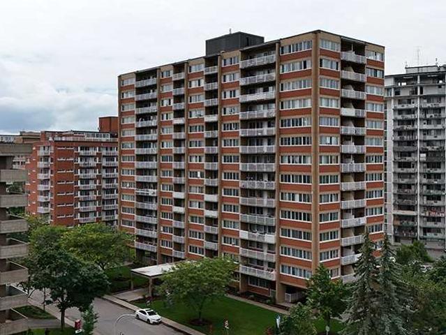 Apartment for rent in Cote-saint-luc, Quebec