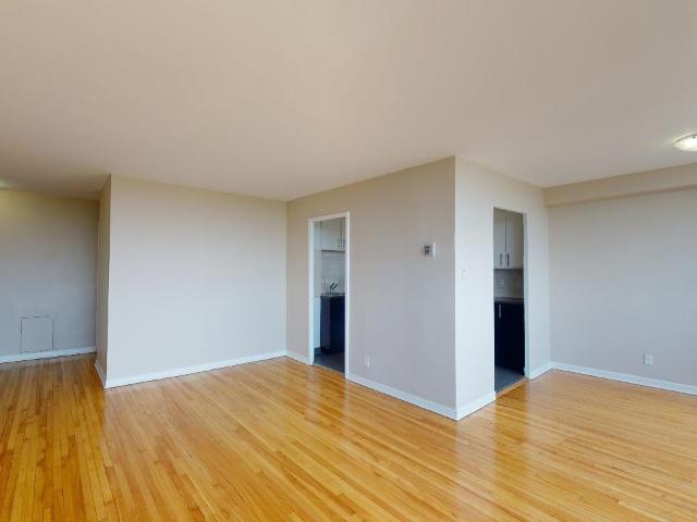 Apartment for rent in Cote-saint-luc, Quebec