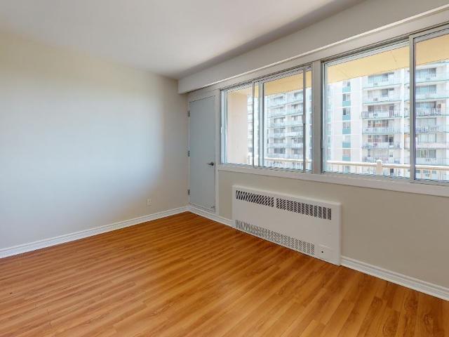 Apartment for rent in Cote-saint-luc, Quebec