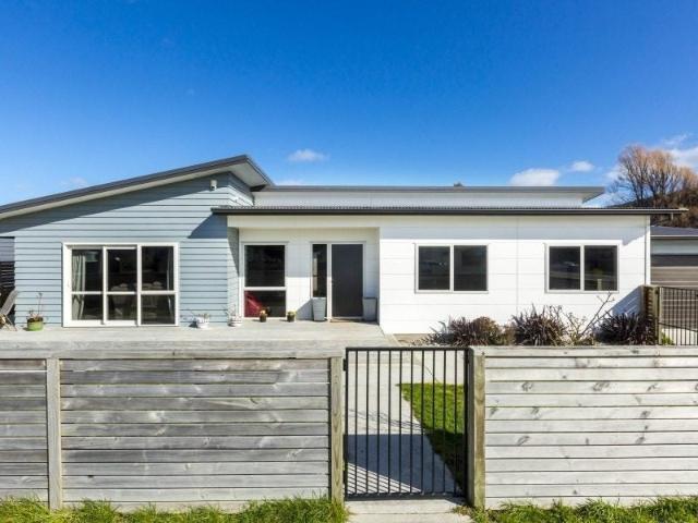House for rent in Pauatahanui, Wellington