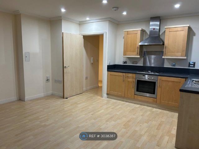 Apartment for rent in London Borough of Ealing, Park Royal