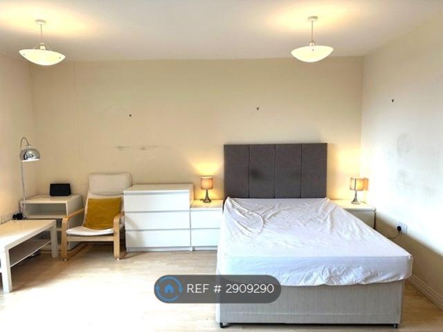Studio for rent in London Borough of Ealing, Park Royal